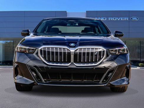 Used 2025 BMW i5 xDrive40 w/ M Sport Package image 2