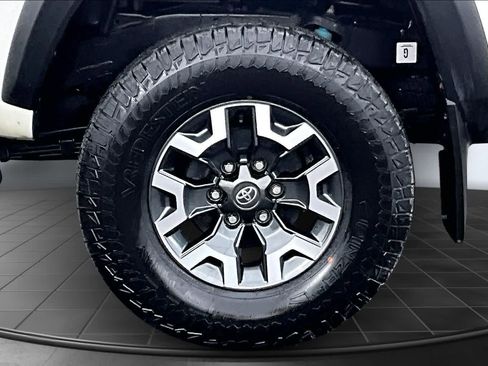 Used 2019 Toyota Tacoma TRD Off-Road image 36