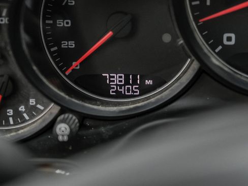 Used 2014 Porsche Panamera S image 16