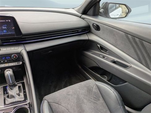 Used 2025 Hyundai Elantra N image 18