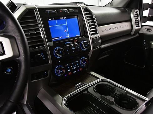 Used 2017 Ford F250 Lariat w/ Lariat Ultimate Package image 22