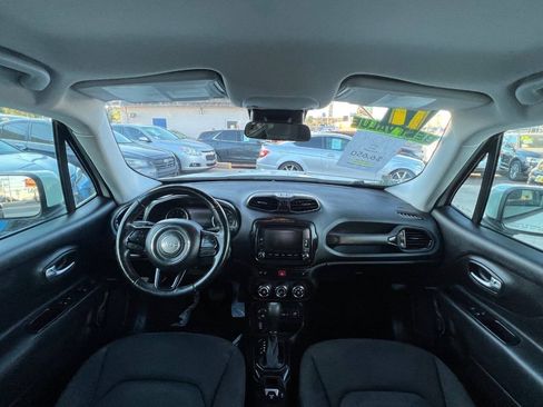 Used 2017 Jeep Renegade Altitude AWD/4WD image 11