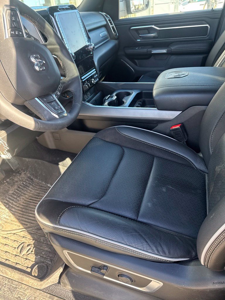 Used 2025 RAM 1500 Laramie w/ Sport Appearance Package AWD/4WD image 6