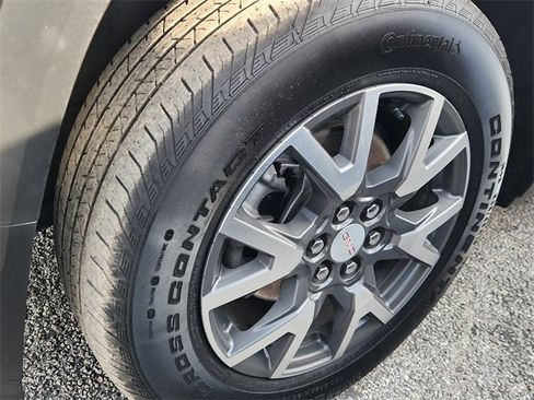 Used 2023 GMC Acadia SLE w/ Driver Convenience Package image 10