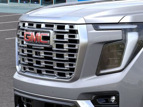 New 2025 GMC Yukon Denali w/ Denali Reserve Package image 13