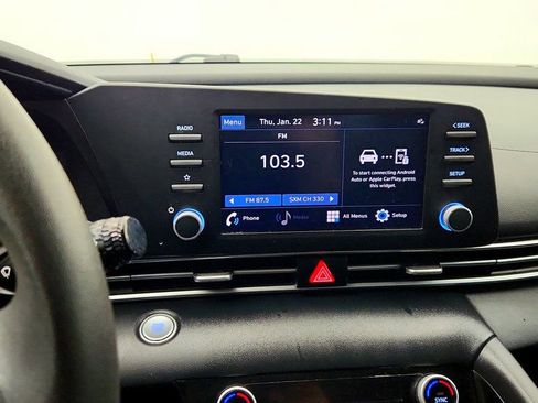 Used 2023 Hyundai Elantra SEL image 18