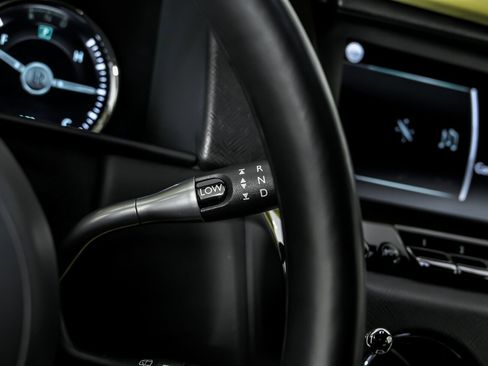 Used 2022 Rolls-Royce Cullinan w/ Dark Exterior Package image 31