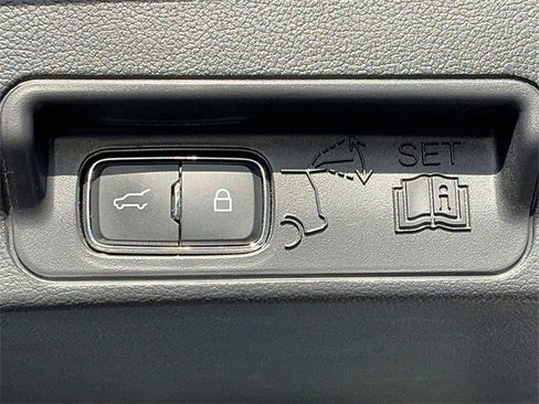 Used 2025 Ford Explorer Platinum image 20