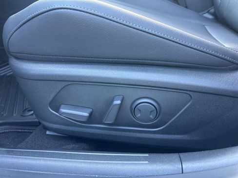 New 2026 Hyundai Elantra Limited FWD image 14