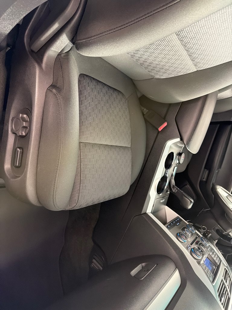 Used 2014 Ford Explorer XLT AWD/4WD image 21