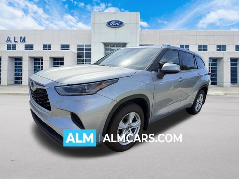 Used 2021 Toyota Highlander L AWD/4WD image 1