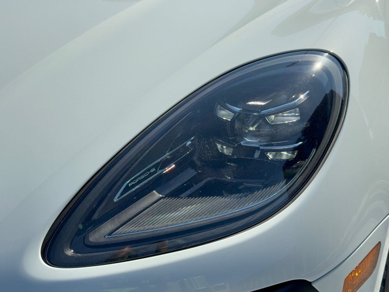 Used 2026 Porsche Macan AWD/4WD image 12