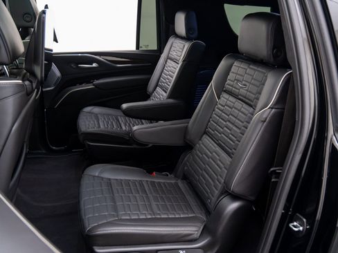 Certified 2024 Cadillac Escalade ESV Sport Platinum w/ LPO, ONYX Package image 23