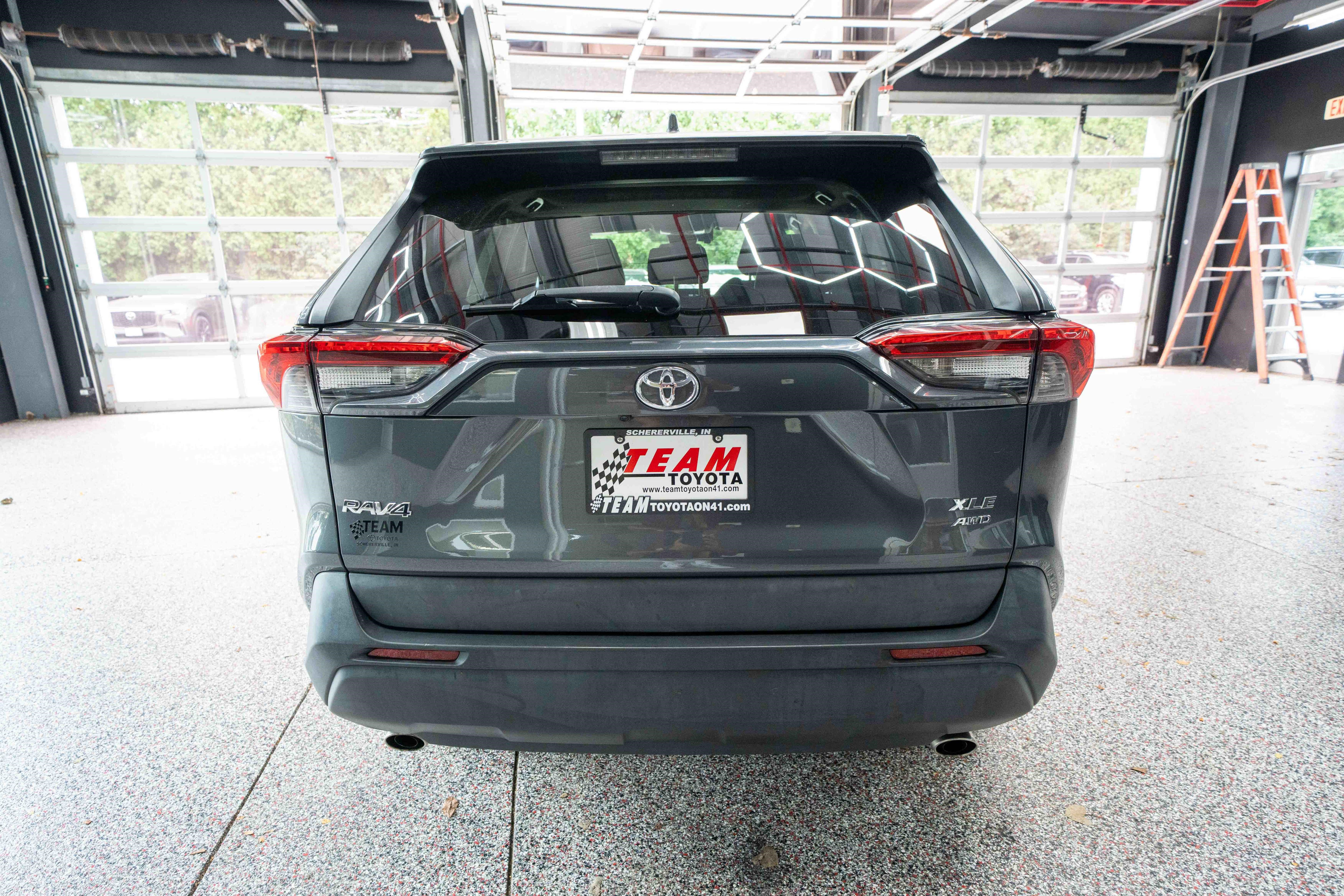 Used 2021 Toyota RAV4 XLE Premium AWD/4WD image 3