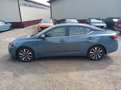 Used 2024 Nissan Sentra SV w/ SV Premium Package FWD image 10