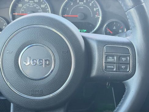 Used 2015 Jeep Wrangler Unlimited Sport w/ Connectivity Group AWD/4WD image 27