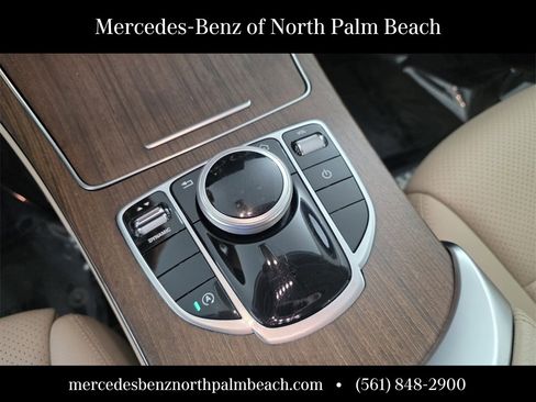 Used 2020 Mercedes-Benz C 300 4MATIC Sedan image 24