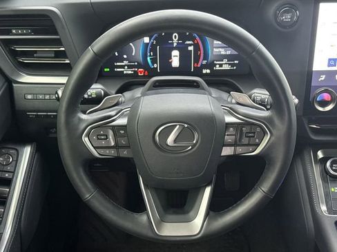Used 2025 Lexus GX 550 w/ Accessory Package (2T) AWD/4WD image 14