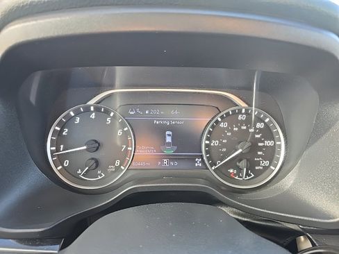 Used 2022 Nissan Titan SV image 16