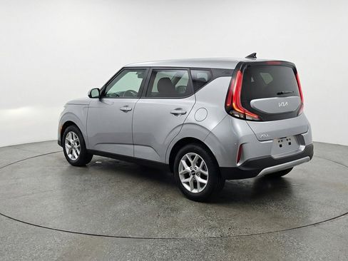 Used 2025 Kia Soul LX w/ LX Technology Package FWD image 6