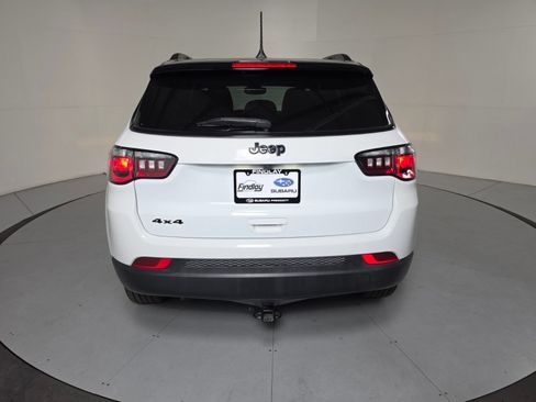 Used 2023 Jeep Compass Latitude AWD/4WD image 4