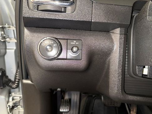 Used 2010 GMC Acadia SLT image 18