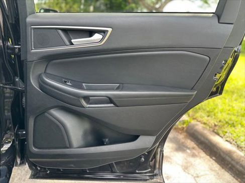 Used 2024 Ford Edge SEL image 17