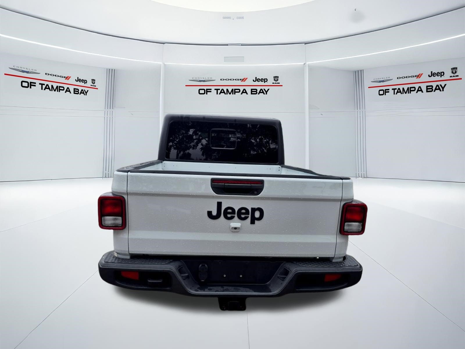 Used 2023 Jeep Gladiator Sport AWD/4WD image 5