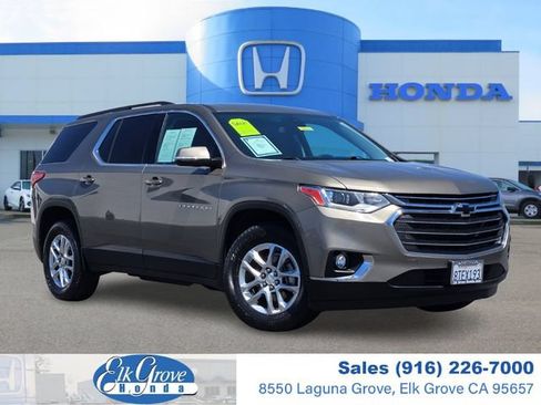 Used 2020 Chevrolet Traverse LT w/ Driver Confidence II Package AWD/4WD image 1