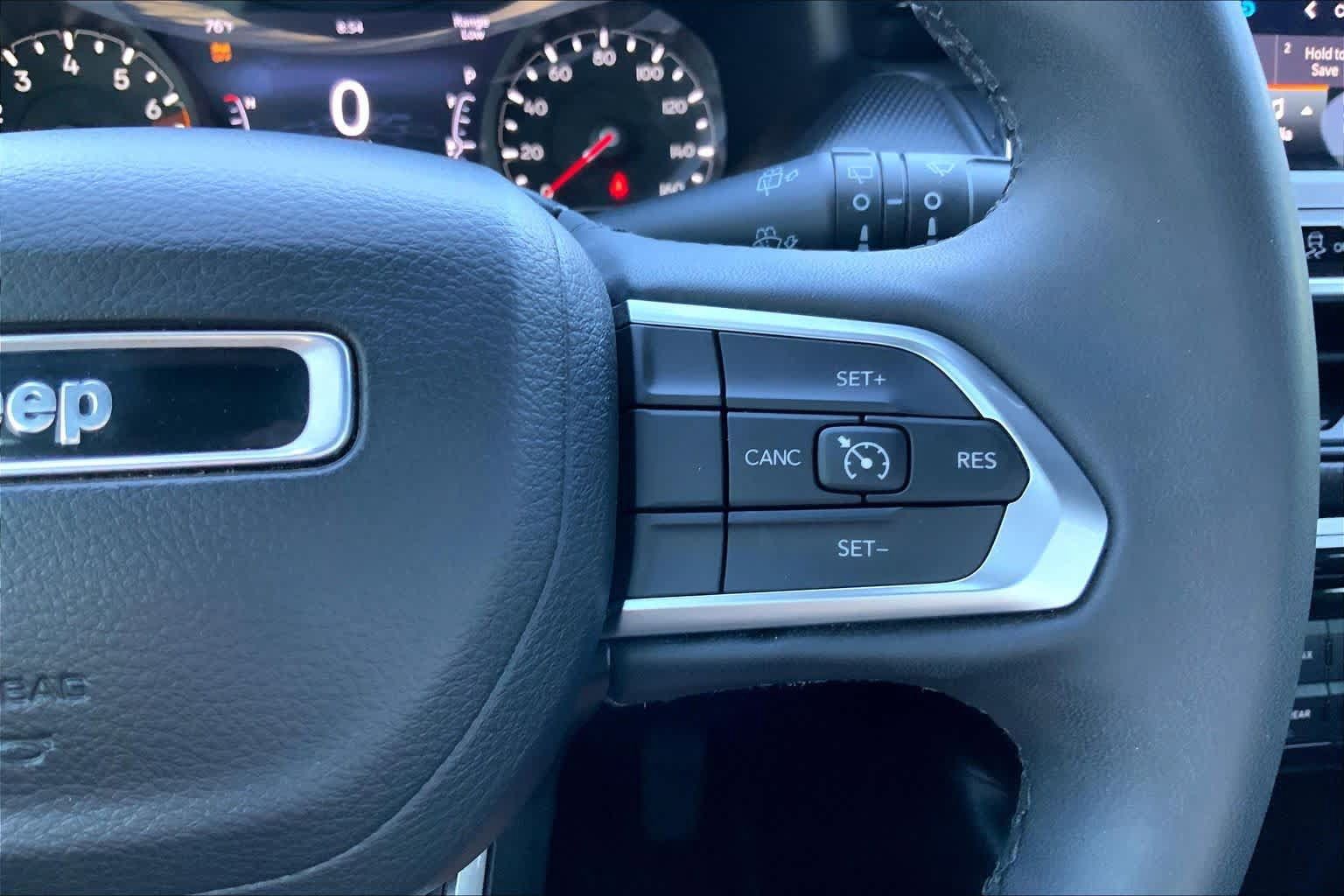 Used 2023 Jeep Compass Latitude AWD/4WD image 25
