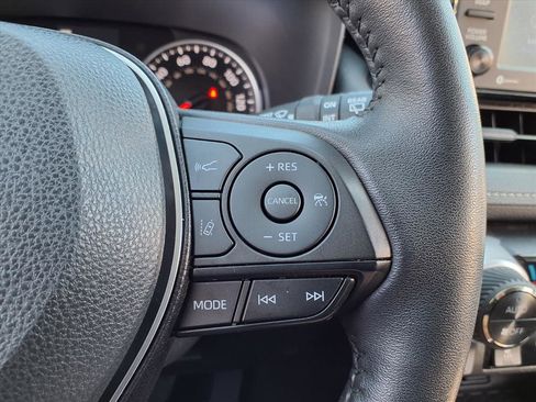 Used 2022 Toyota RAV4 XLE w/ Convenience Package image 15