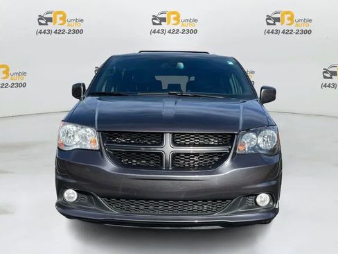 Used 2018 Dodge Grand Caravan SXT w/ Blacktop Package image 2