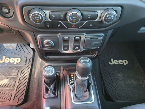 Used 2018 Jeep Wrangler Sport S image 18
