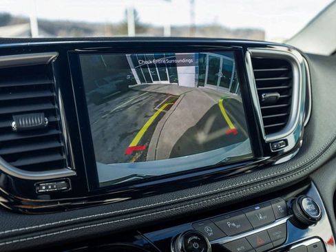 New 2026 Chrysler Pacifica Select image 18