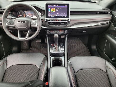 Used 2024 Jeep Compass Trailhawk image 14