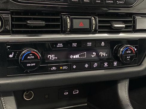 Used 2023 Nissan Pathfinder SL w/ SL Premium Package image 20