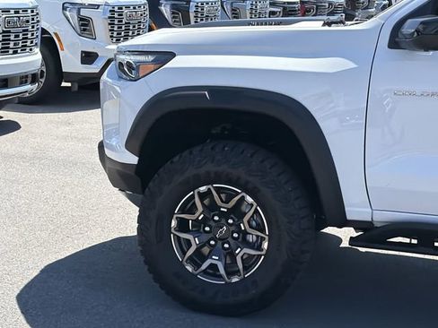 New 2026 Chevrolet Colorado ZR2 w/ Technology Package AWD/4WD image 12