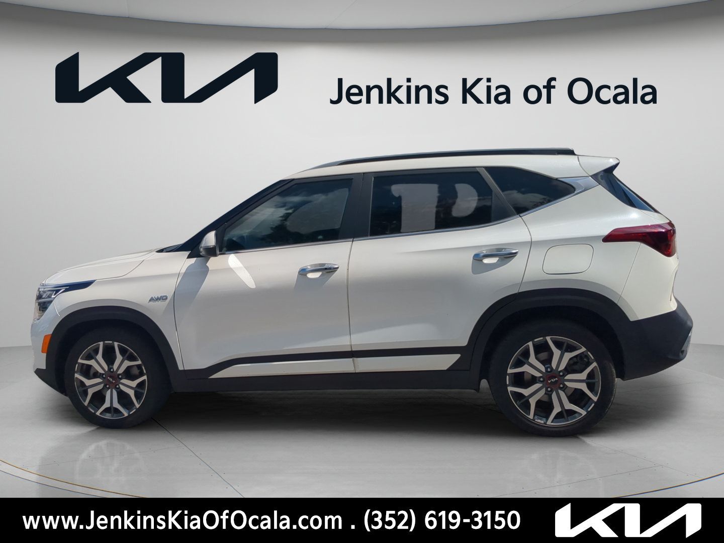 Certified 2023 Kia Seltos SX w/ SX Sunroof Package AWD/4WD image 11
