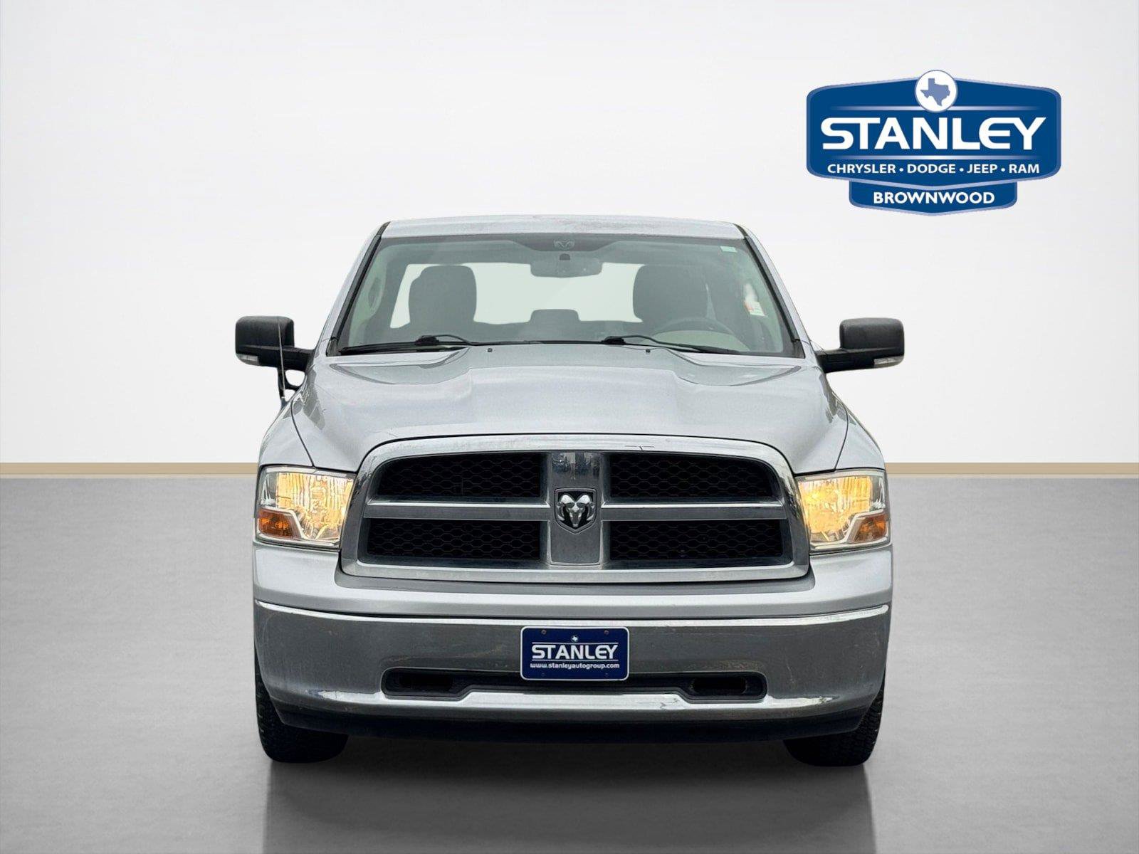 Used 2011 RAM 1500 Classic SLT w/ Luxury Group RWD image 2
