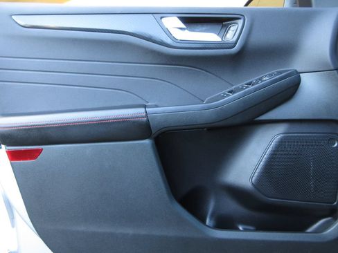 Certified 2023 Ford Escape ST-Line FWD image 10