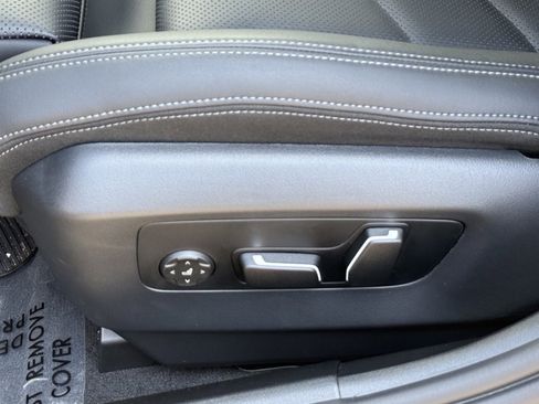 Used 2025 BMW 530i w/ Premium Package image 20