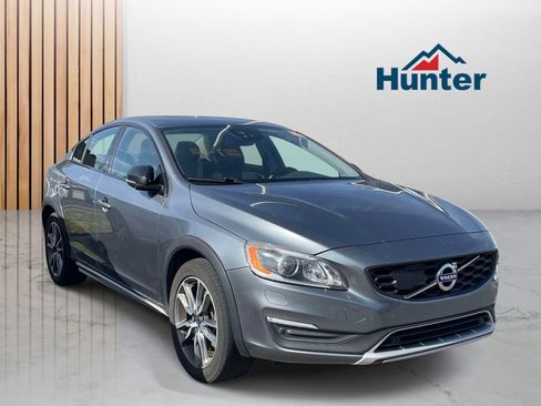 Used 2018 Volvo S60 T5 Cross Country Platinum AWD/4WD image 1
