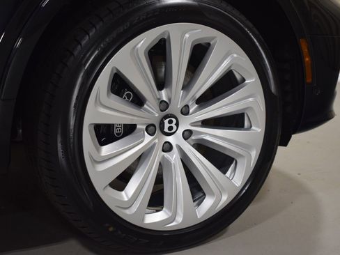New 2025 Bentley Bentayga AWD/4WD image 7