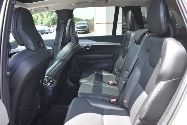 Used 2023 Volvo XC90 B5 Core AWD/4WD image 16