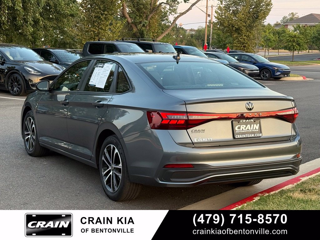 Used 2025 Volkswagen Jetta Sport FWD image 5