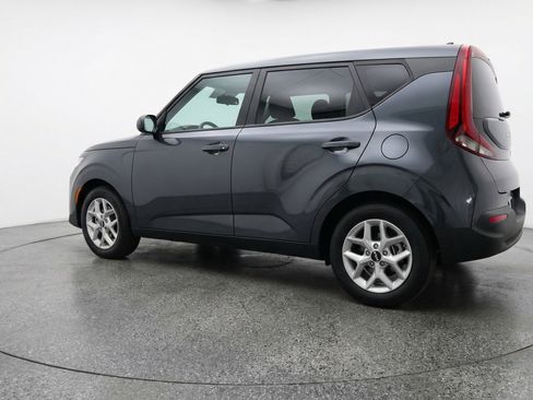 Used 2025 Kia Soul LX w/ LX Technology Package FWD image 6