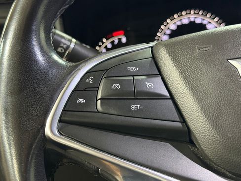 Used 2018 Cadillac XT5 Luxury w/ Driver Awareness Package FWD image 13