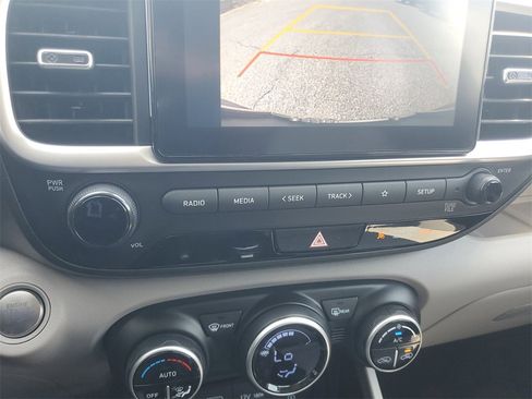 New 2025 Hyundai Venue SEL image 28