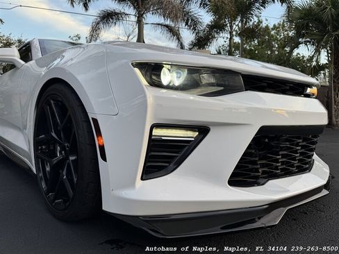 Used 2018 Chevrolet Camaro SS RWD image 7