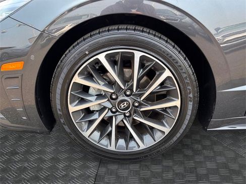 Used 2020 Hyundai Sonata Limited image 14